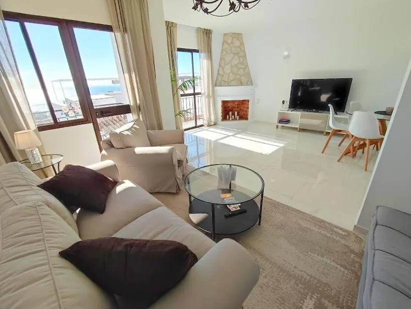 بيت للعطل Beautiful 4 Bedroom Town House In Punta Lara نيرخا إسبانيا