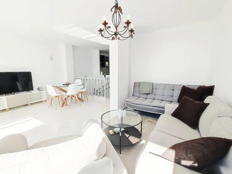 بيت للعطل Beautiful 4 Bedroom Town House In Punta Lara نيرخا
