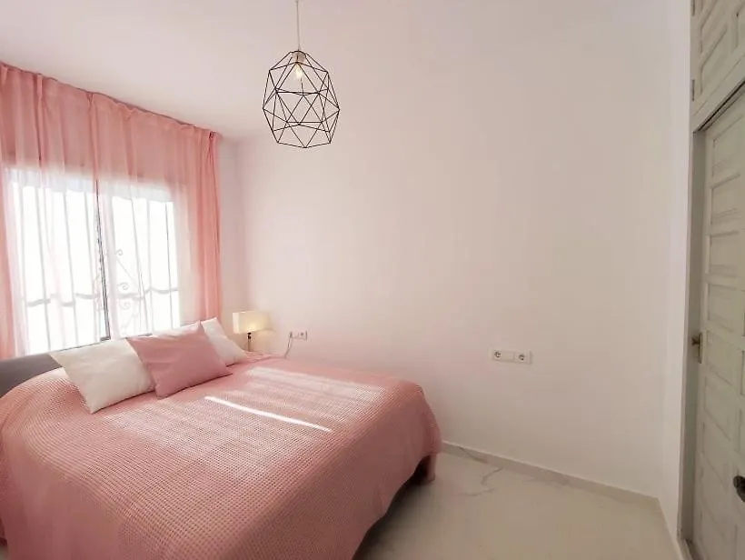 Beautiful 4 Bedroom Town House In Punta Lara 内尔哈