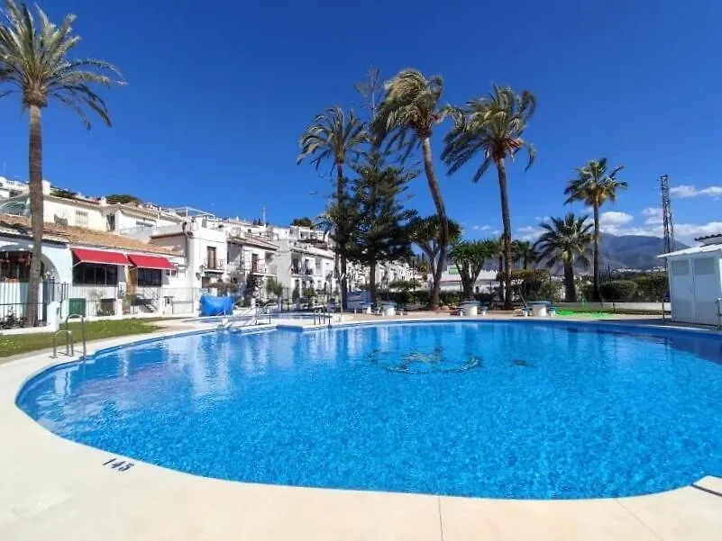 Beautiful 4 Bedroom Town House In Punta Lara 内尔哈